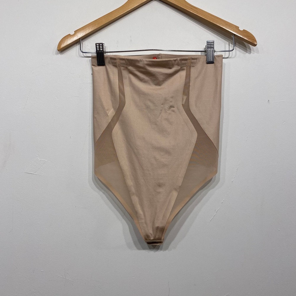 Spanx Haute Contour High-Waisted Thong Nude Shapewear Mesh Panels Medium‎